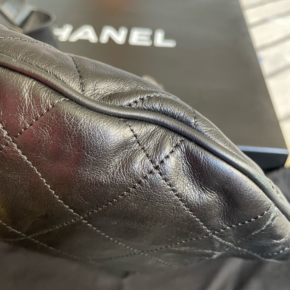 💯% Authentic Chanel hobo crossbody bag - Picture 10 of 17